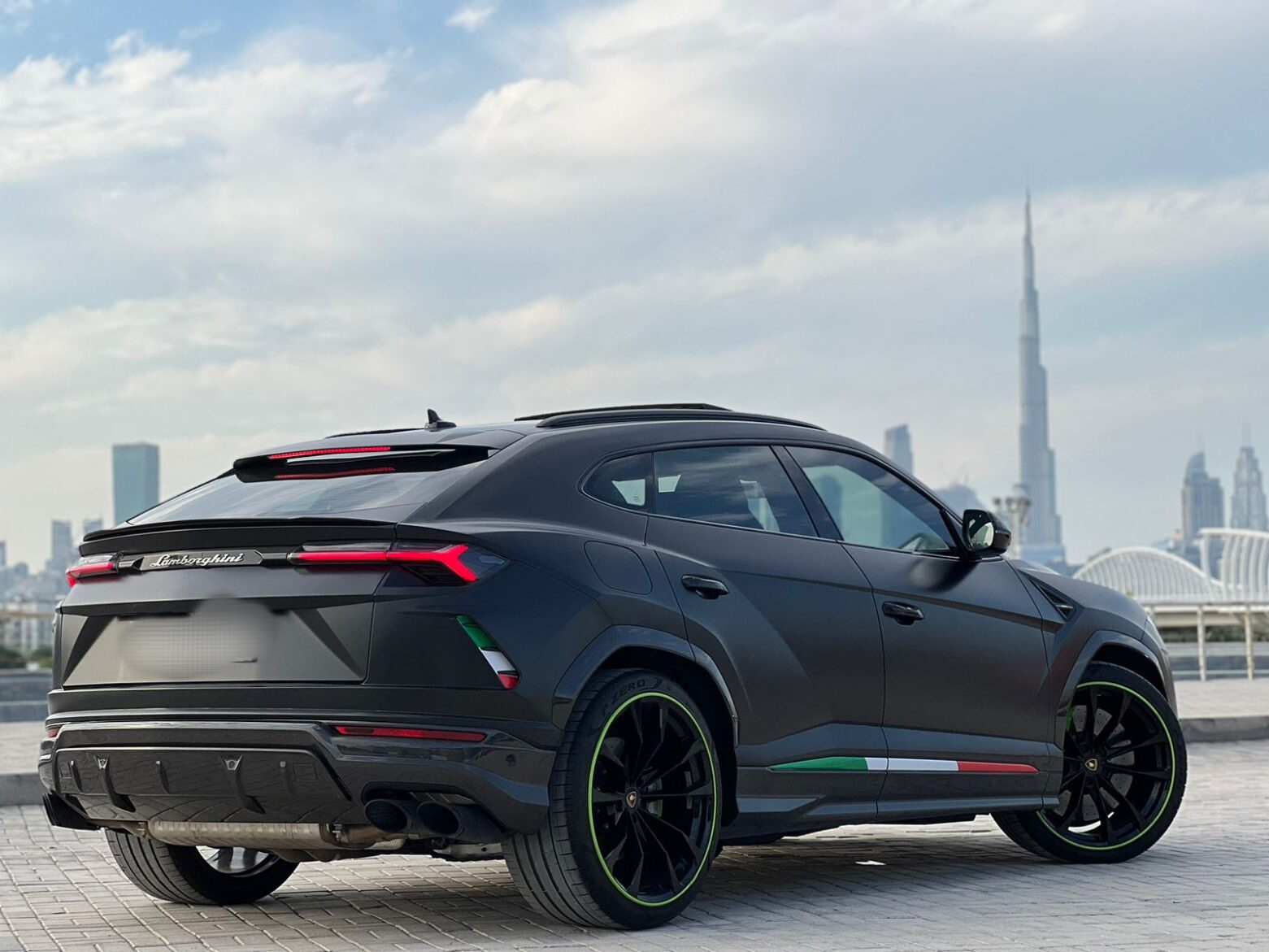 Rent Lamborghini URUS in Dubai
